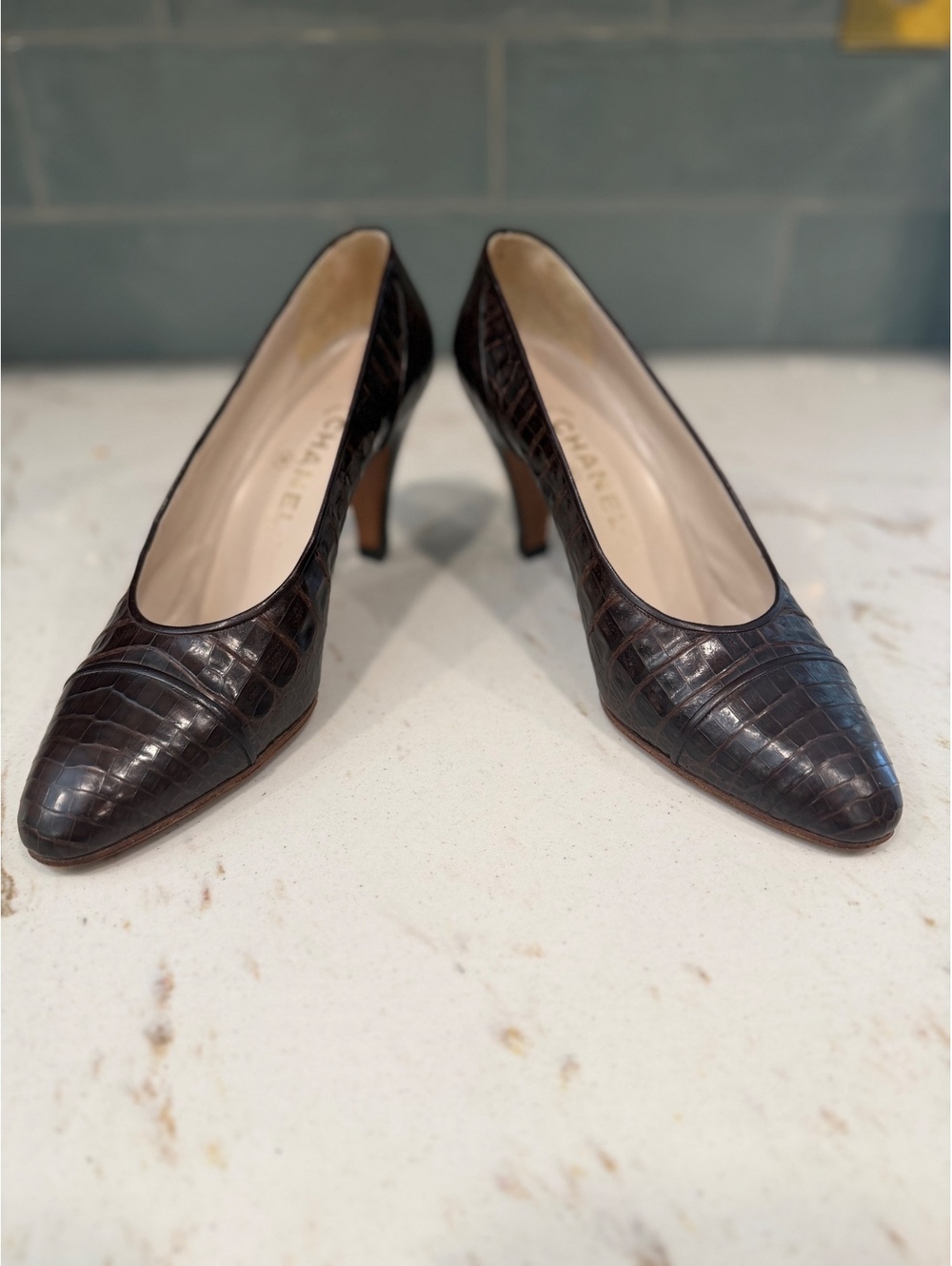 Vintage CHANEL Dark Brown Genuine Crocodile Leather Classic Heeled Pumps EU39